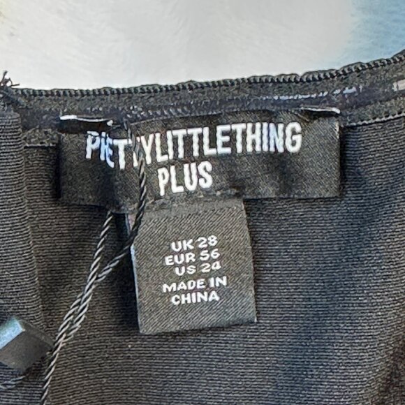 PrettyLittleThing Black Crossover Zip Top Size 24 Statement Bold Top NWT 🖤 - Picture 5 of 11